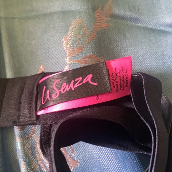 Black bra - Picture 5 of 6